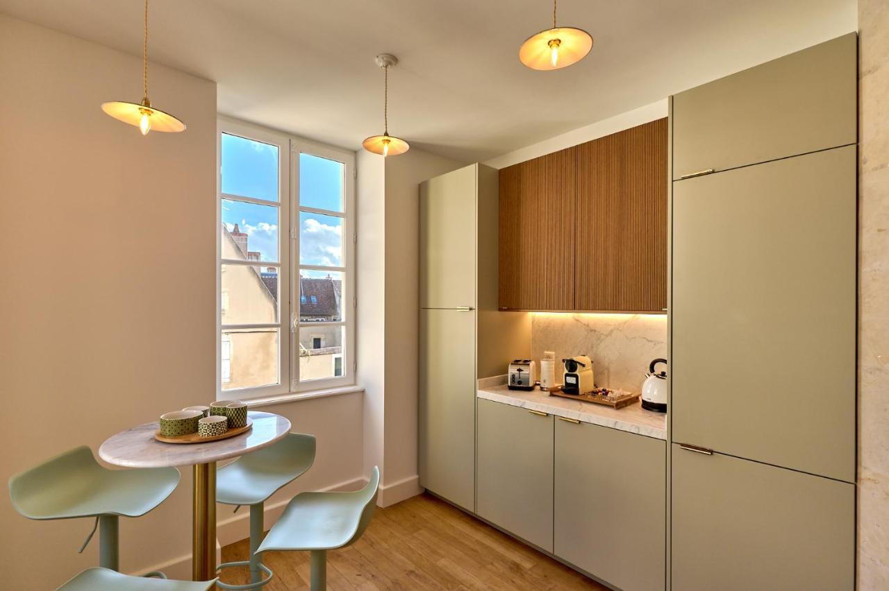 Appartement Montagnon - Les Suites Du Palais - Classe 4 Etoiles, Parking Prive, Vue Cathedrale, 3 Chambres, Primo C0Nciergerie Невер Экстерьер фото