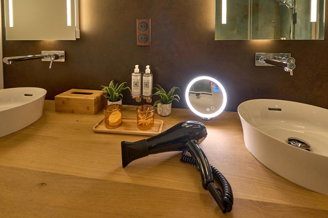 Appartement Montagnon - Les Suites Du Palais - Classe 4 Etoiles, Parking Prive, Vue Cathedrale, 3 Chambres, Primo C0Nciergerie Невер Экстерьер фото