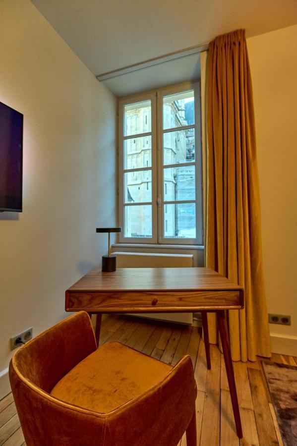 Appartement Montagnon - Les Suites Du Palais - Classe 4 Etoiles, Parking Prive, Vue Cathedrale, 3 Chambres, Primo C0Nciergerie Невер Экстерьер фото