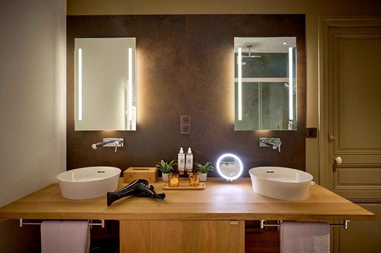 Appartement Montagnon - Les Suites Du Palais - Classe 4 Etoiles, Parking Prive, Vue Cathedrale, 3 Chambres, Primo C0Nciergerie Невер Экстерьер фото